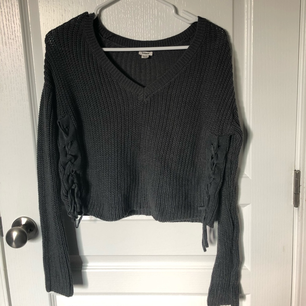garage sweater only worn 1 time